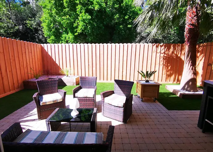 Апартаменты 90 M2 Avec Parking Terrasse Balcons, Proche Du Port Et Plages