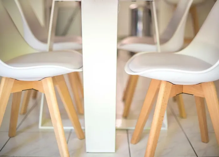 Апартаменты 90 M2 Avec Parking Terrasse Balcons, Proche Du Port Et Plages