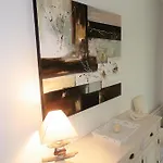 Appartement 90 M2 Avec Parking Terrasse Balcons, Proche Du Port Et Plages *