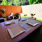 90 M2 Avec Parking Terrasse Balcons, Proche Du Port Et Plages Lägenhet