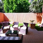 Lägenhet 90 M2 Avec Parking Terrasse Balcons, Proche Du Port Et Plages