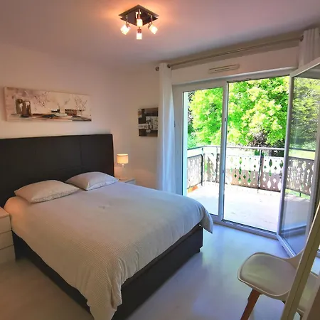 90 M2 Avec Parking Terrasse Balcons, Proche Du Port Et Plages Apartament