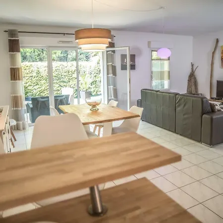 90 M2 Avec Parking Terrasse Balcons, Proche Du Port Et Plages Apartment *