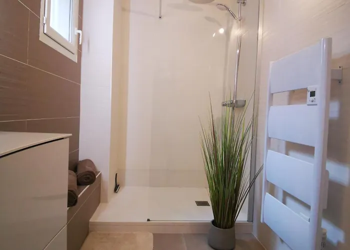 شقة 90 M2 Avec Parking Terrasse Balcons, Proche Du Port Et Plages آركاشو