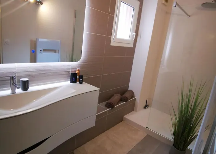 90 M2 Avec Parking Terrasse Balcons, Proche Du Port Et Plages * آركاشو