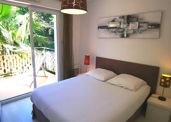 90 M2 Avec Parking Terrasse Balcons, Proche Du Port Et Plages Apartment *