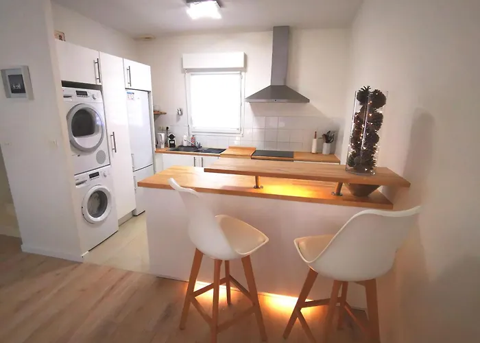 90 M2 Avec Parking Terrasse Balcons, Proche Du Port Et Plages شقة آركاشو