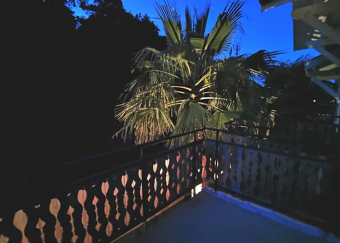 90 M2 Avec Parking Terrasse Balcons, Proche Du Port Et Plages شقة *