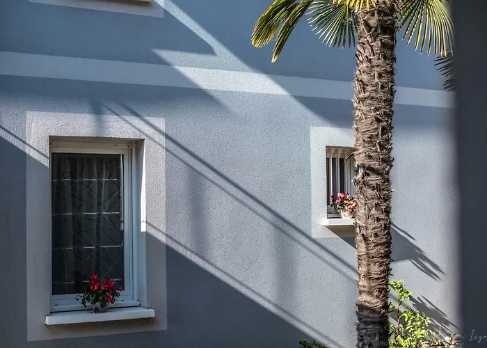 Apartment 90 M2 Avec Parking Terrasse Balcons, Proche Du Port Et Plages *